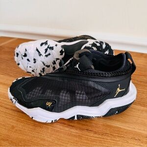Jordan Why Not .6 DO7191-071 Youth Size 3.5Y Black Gold White Basketball Shoes